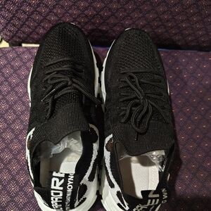 Chic Black and White Women's Sneakers